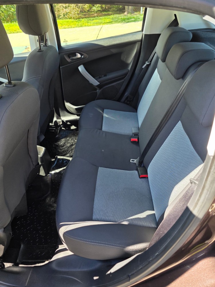 Peugeot 208 Allure touchscreen — foto 7